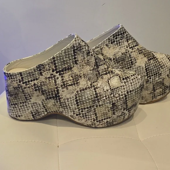 AZALEA Wang SnakeSkin tea tree wedge clog mules heel NEW BOHEMIAN CHIC SHOES - Picture 4 of 6